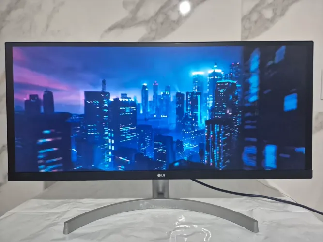 Monitor LG 29 Ultrawide IPS HDR Branco, 29WK600-W ( usado )<br>