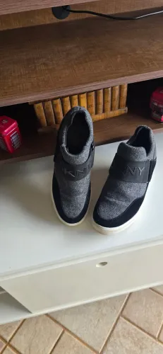 TÊNIS BOTA DKNY n. 35