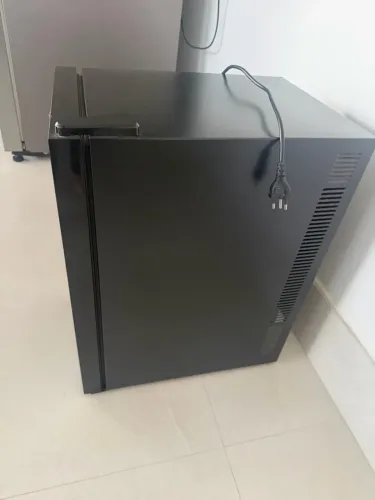 Adega Oster 18 garrafas