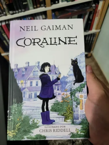 Livro Coraline - Capa dura