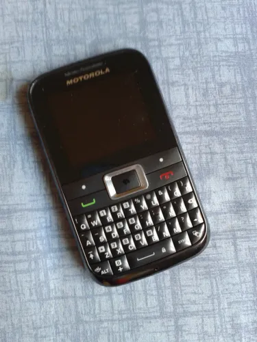 celular motorola ex108