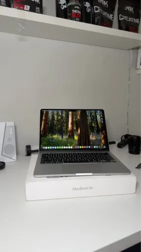 MacBook M4 13.6" | 16GB RAM | 256GB SSD | Bateria 100% (Estado de Novo)