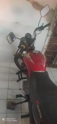 Moto CG Titan 2003.(Pedal) Não é moto para revendas. Valor a negociar.