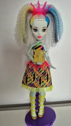 Monster high frankie electrefied