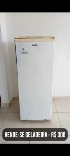 Vende-se geladeira