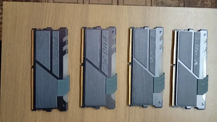 Kit Memória RAM GEIL EVO X II RGB 32GB (4x8GB) DDR4 3600MHz