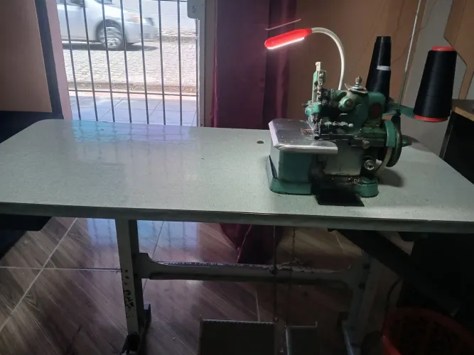 Máquina de costura