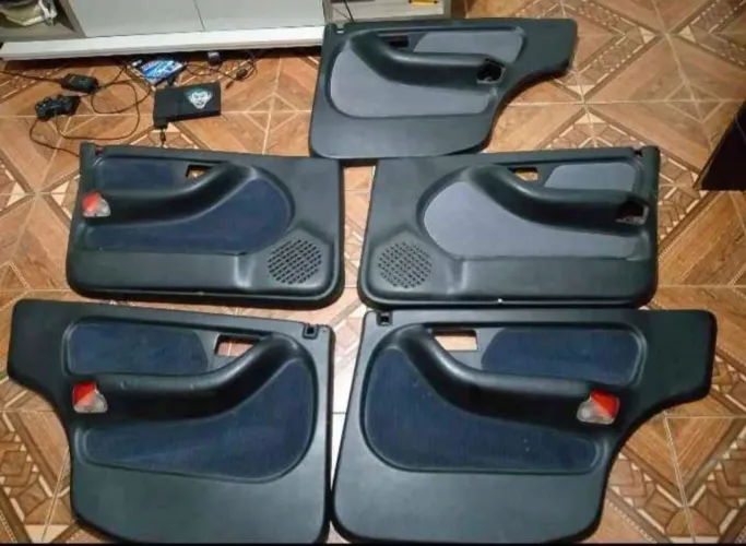 Forro de porta do Fiat Tempra