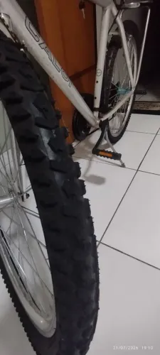 Bicicleta de alumínio