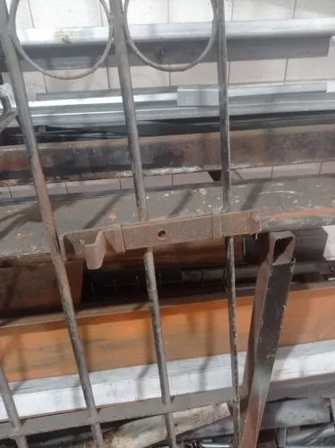 Vendo portão comprimento 1.93 de altura e 80 de largura