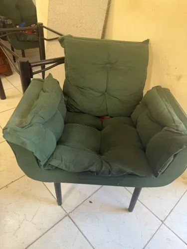 POLTRONA HOJE 150,00 ( tenho 2)