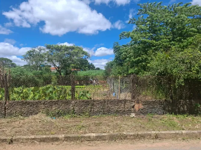 Lote 400 metros a 200 metros da igreja matriz