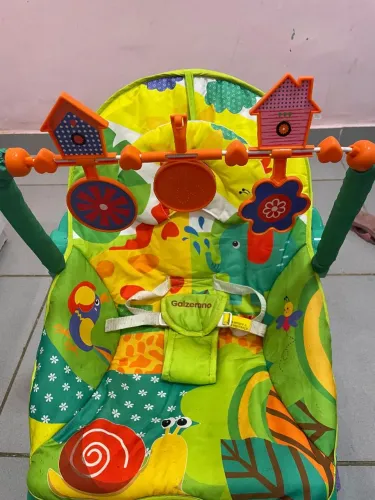 Cadeira de ninar para bebê ótimo estado usada poucas vezes 200$