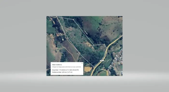 Vende-se Sitio Boa Vista a 1km do trevo entrada da Cidade de Rochedo de Minas na MG 126