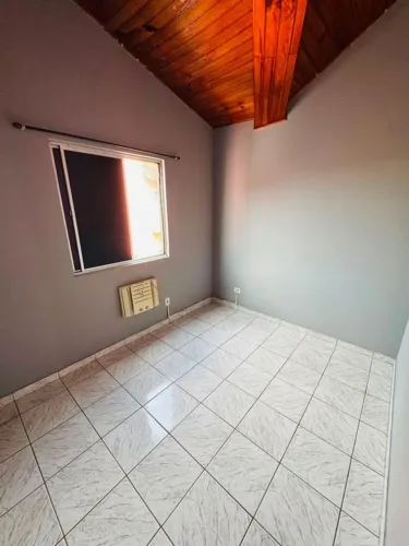 Apartamento com 2 Quarto(s) e 1 banheiro(s) para Alugar, 45 m² por R$ 990 / Mês