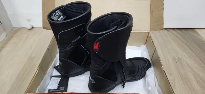 Bota texx strike tam. 41 na caixa