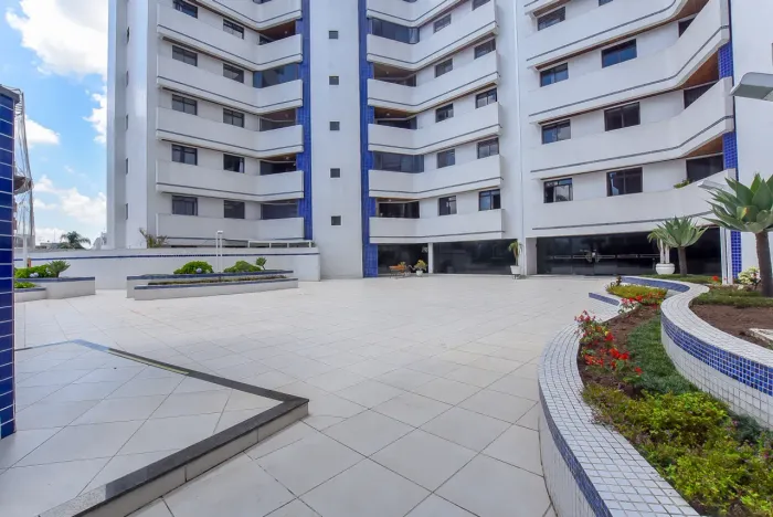 APARTAMENTO 3 DORMITÓRIOS-3 VAGAS GARAGEM-ÁGUA VERDE