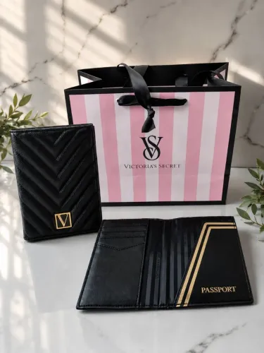 Porta Passaporte Victoria's Secret E Cartão Preto Com Logo Novo com Sacola da Marca