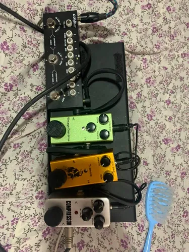 Pedal board e pedais