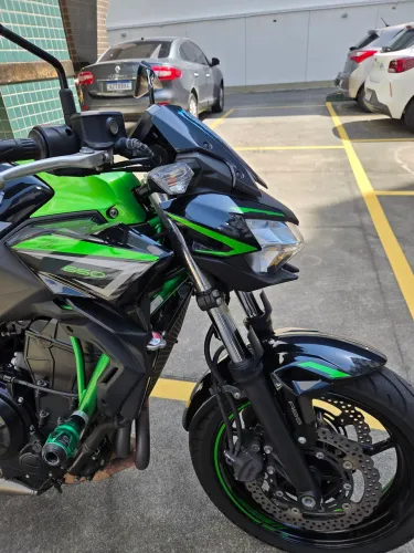 Vendo kawasaki z650 nova pouco usado