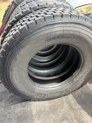 Pneus borrachudos recapado 295