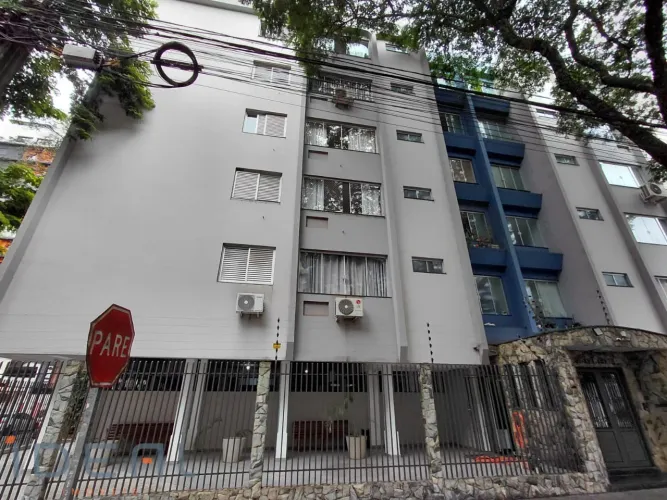 Apartamento para alugar no condomínio Del Rio no bairro Vila Santo Antônio - Maringá/PR