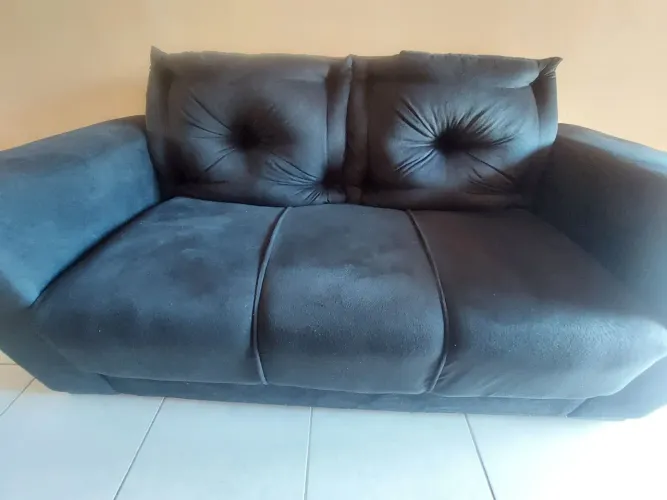 Sofá Semi-nova, praticamente novo e sem marca de uso