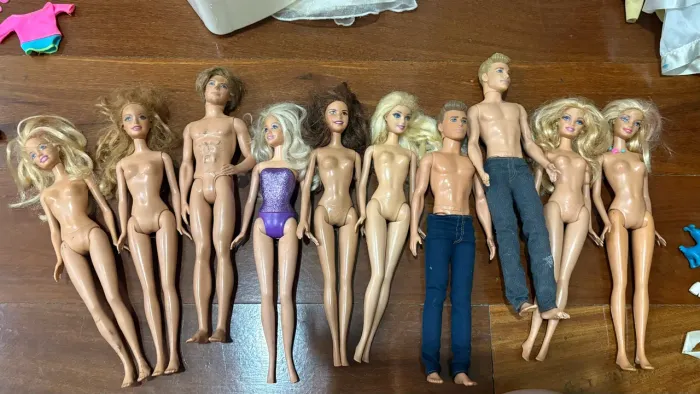 BONECAS BARBIE E KEN- VAO SER HIGIENIZADOS ANTES DE POSTAR *OLHAR DESCRIÇAO*