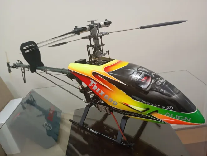 Helicóptero Algin T-Rex 600