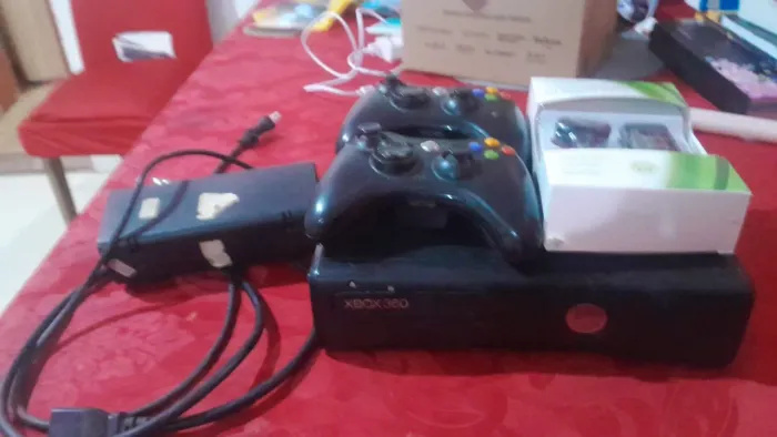 Xbox360 completo 2 controles 