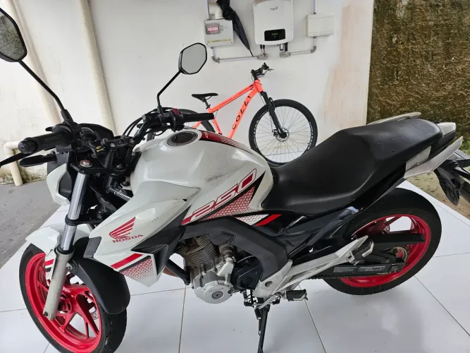 Moto Twister 250