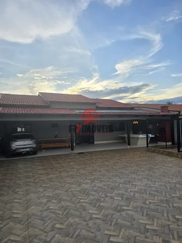 Casa Isolada no Lote à Venda no Setor Parque das Flores, Goiânia Próxima ao Shopping Pass