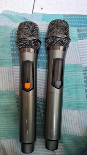 Vende se 2 microfones novos