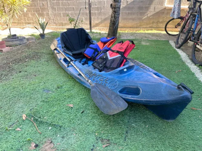 Caiaque Brudden Hunter Fishing + Cadeira Conforto + Remo + 2 Coletes (Adulto e Infantil)