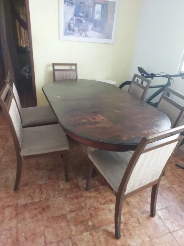 Mesa de embuia com 6 cadeiras
