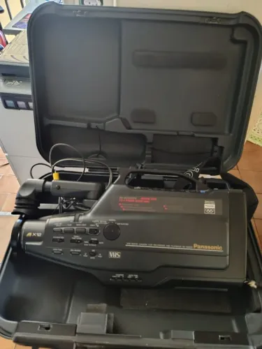 Filmadora M2000 antiga muito tempo parada