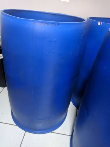 Tambor 200 litros com boca cortado
