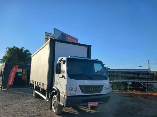 Mercedes Benz Accelo 1016 4X2 2022.