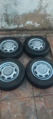 Jogo de rodas com pneus aro 13