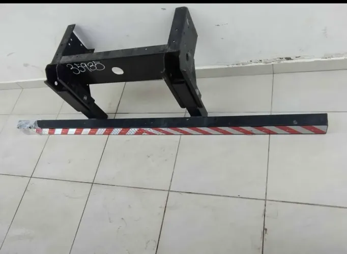 Para choque caminhão