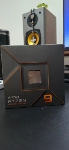 Processador AMD Ryzen 9 7900 3.7GHz (5.4GHz Turbo), 12-Cores 24-Threads, AM5, Com Cooler