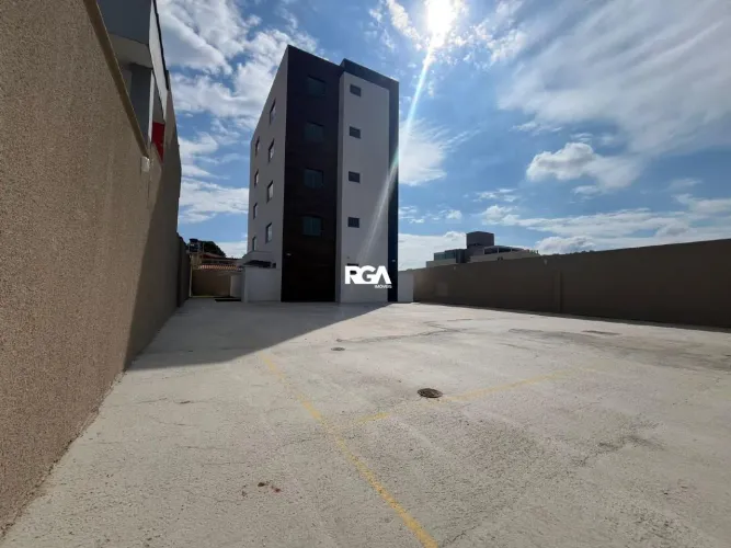 APARTAMENTO COM 2 QUARTOS E 2 VAGAS LETÍCIA