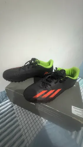 Chuteira society adidas