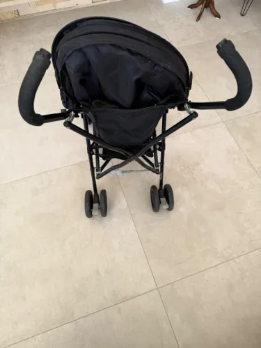 Carrinho de bebê tipo guarda chuva marca kolcraft