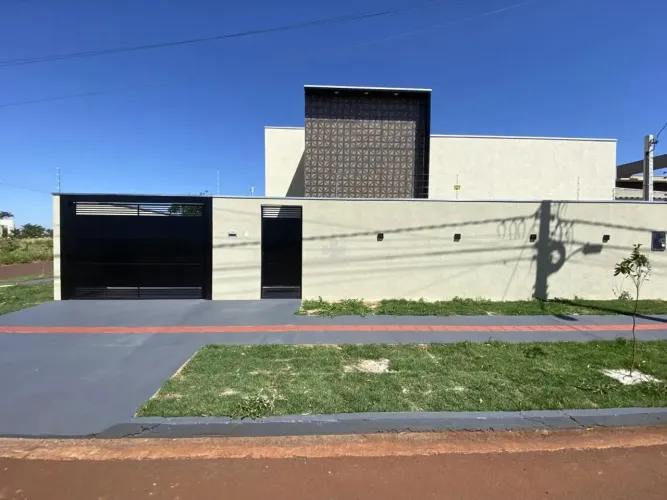 Casa de esquina com suíte à venda em Conjunto Residencial Monte Carlo REF: 29