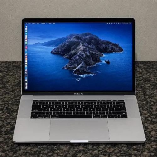 MacBook Pro 15'' 2017 - Intel Core i7 | 16 GB