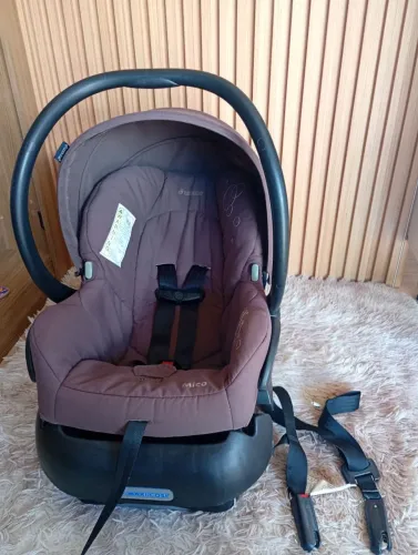 Bebê conforto com base e isofix maxi cosi, aceito cartão