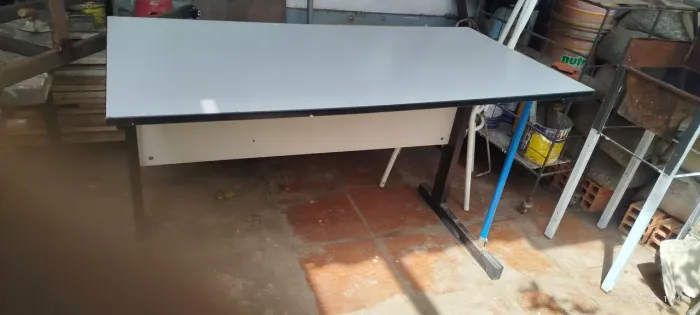 Escrivaninha/ mesa para escritório