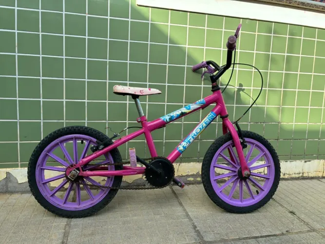 Bicicleta infantil menina