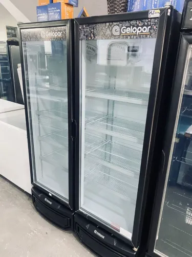 NZ. Expositor refrigerado 950L 2 portas visa cooler GELOPAR 